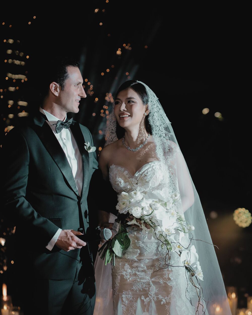 Thuy & Howard trong nghi lễ cưới ngoài trời tại Mia Saigon