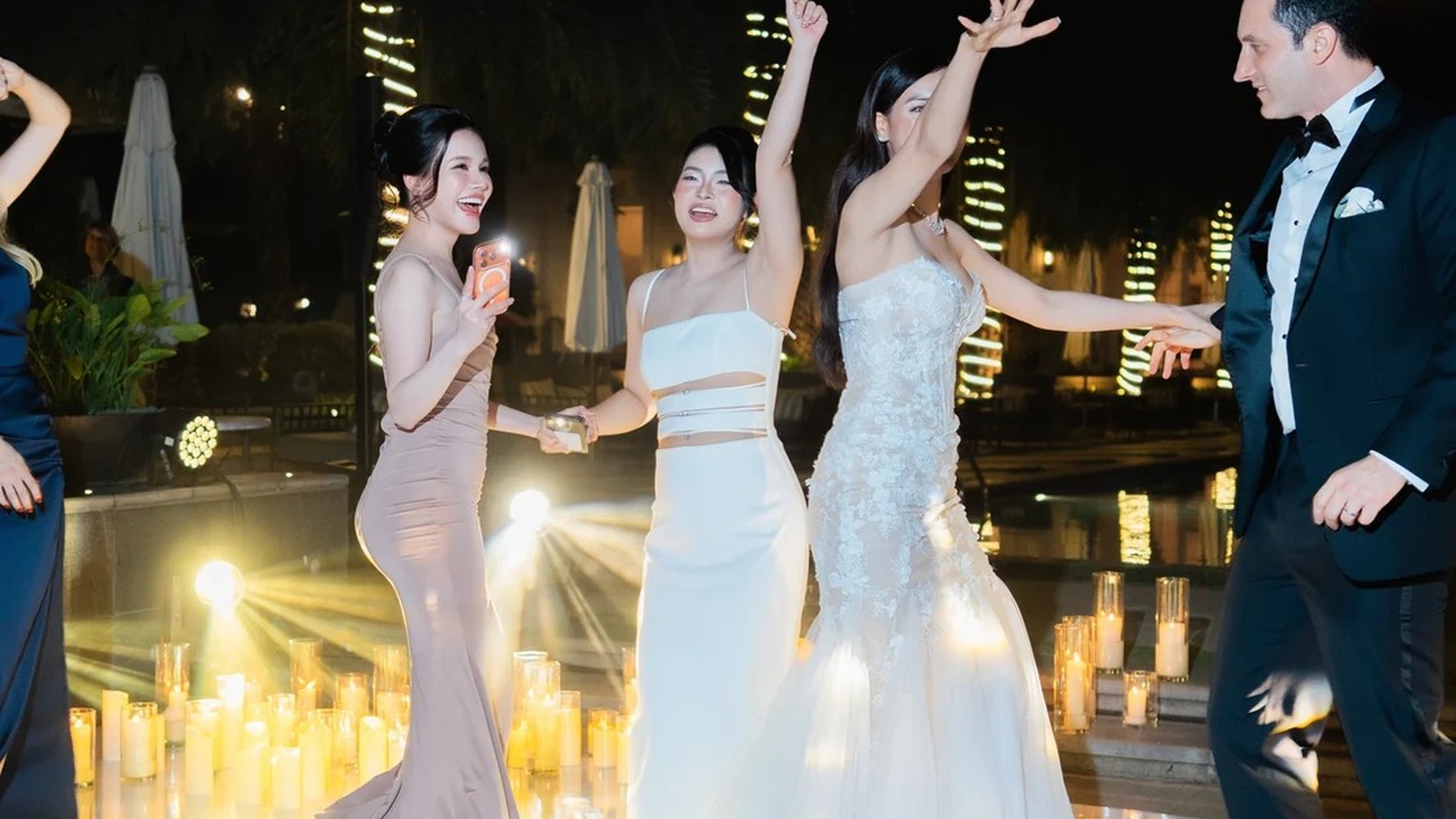 Hình ảnh minh họa cho Live Band Và DJ Trong Cùng Một Tiệc Cưới: Phân Vai Thế Nào?