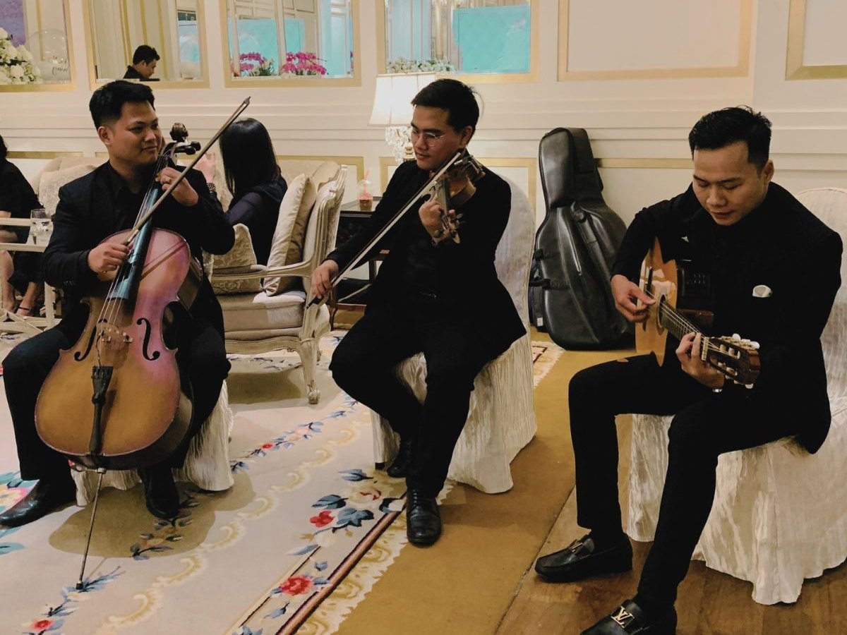 Hình ảnh minh họa cho First Dance: Nên Dùng Bản Thu Hay Live Band?